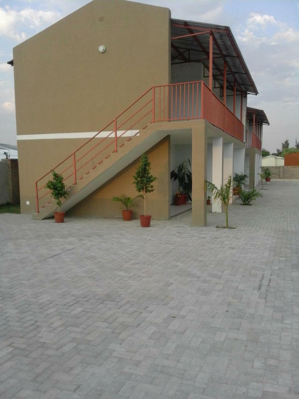 Millenium Guest House Rundu Exterior foto